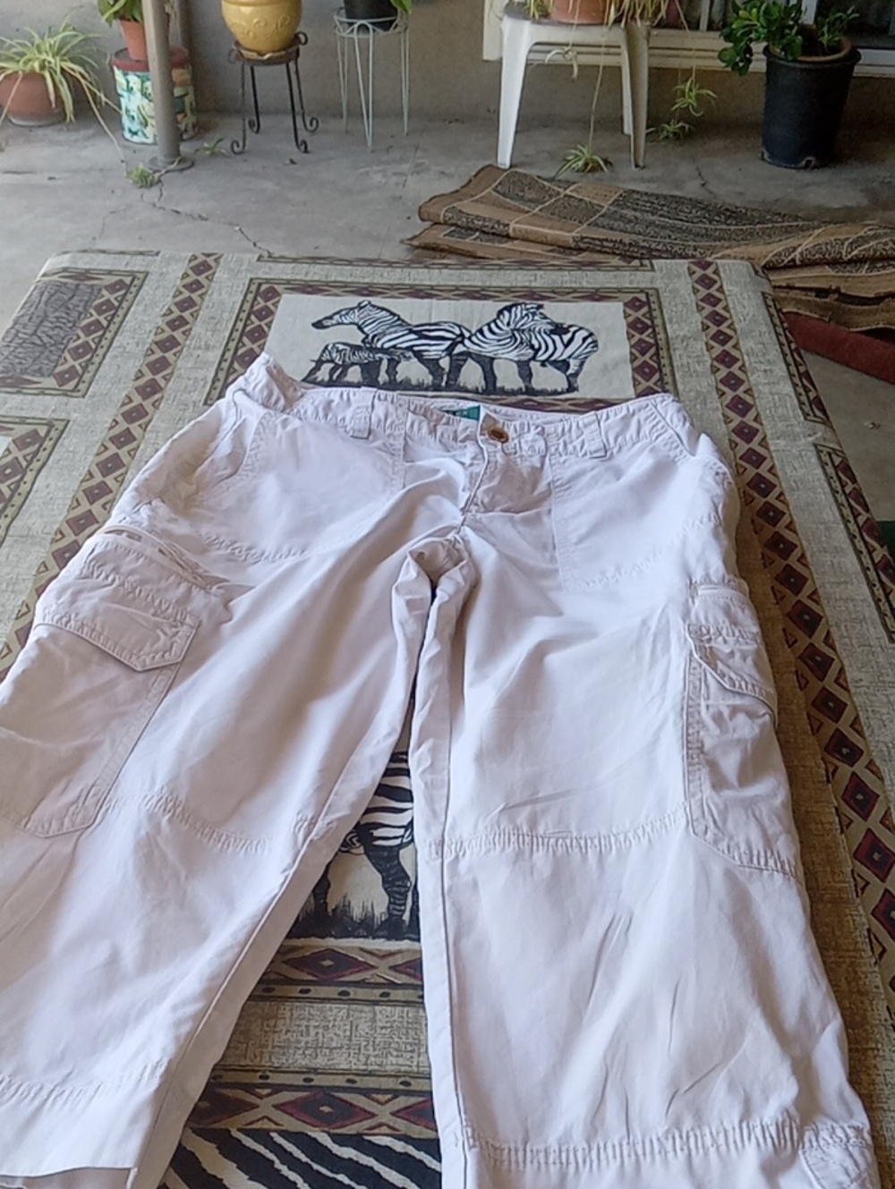 RALPH LAUREN KHAKI CAPRI PANTS